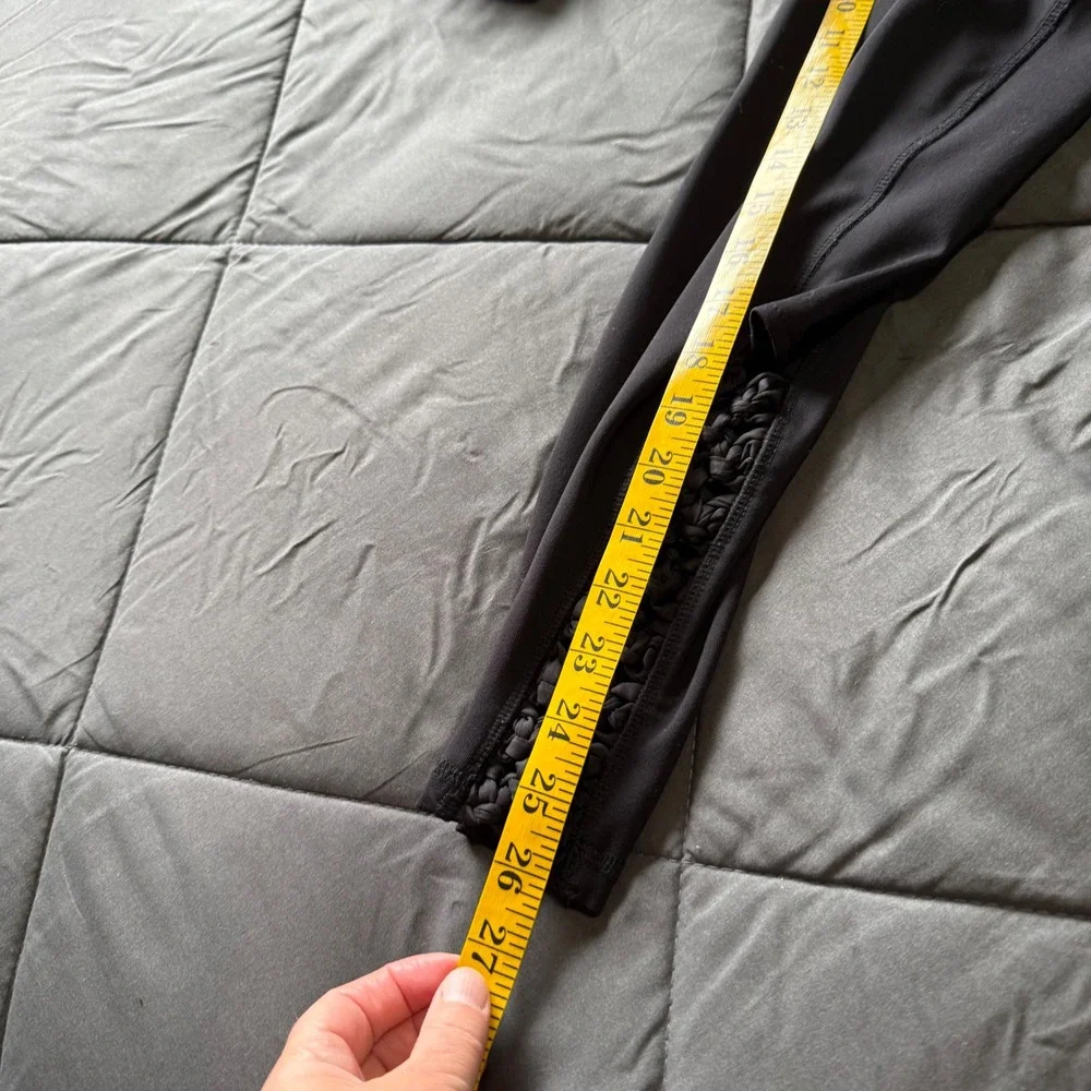 Livi‎ Active Leggings Women 14/16 Black Good Wicking 7/8 Lattice Detail Pocket